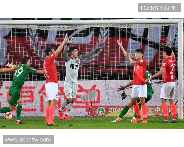 北京国安与恒大淘宝激战正酣谁能在中超赛场上笑到最后